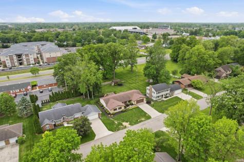 2215 W Woodmont Drive Muncie IN 47304