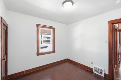 4438 Weisser Park Avenue Fort Wayne IN 46806