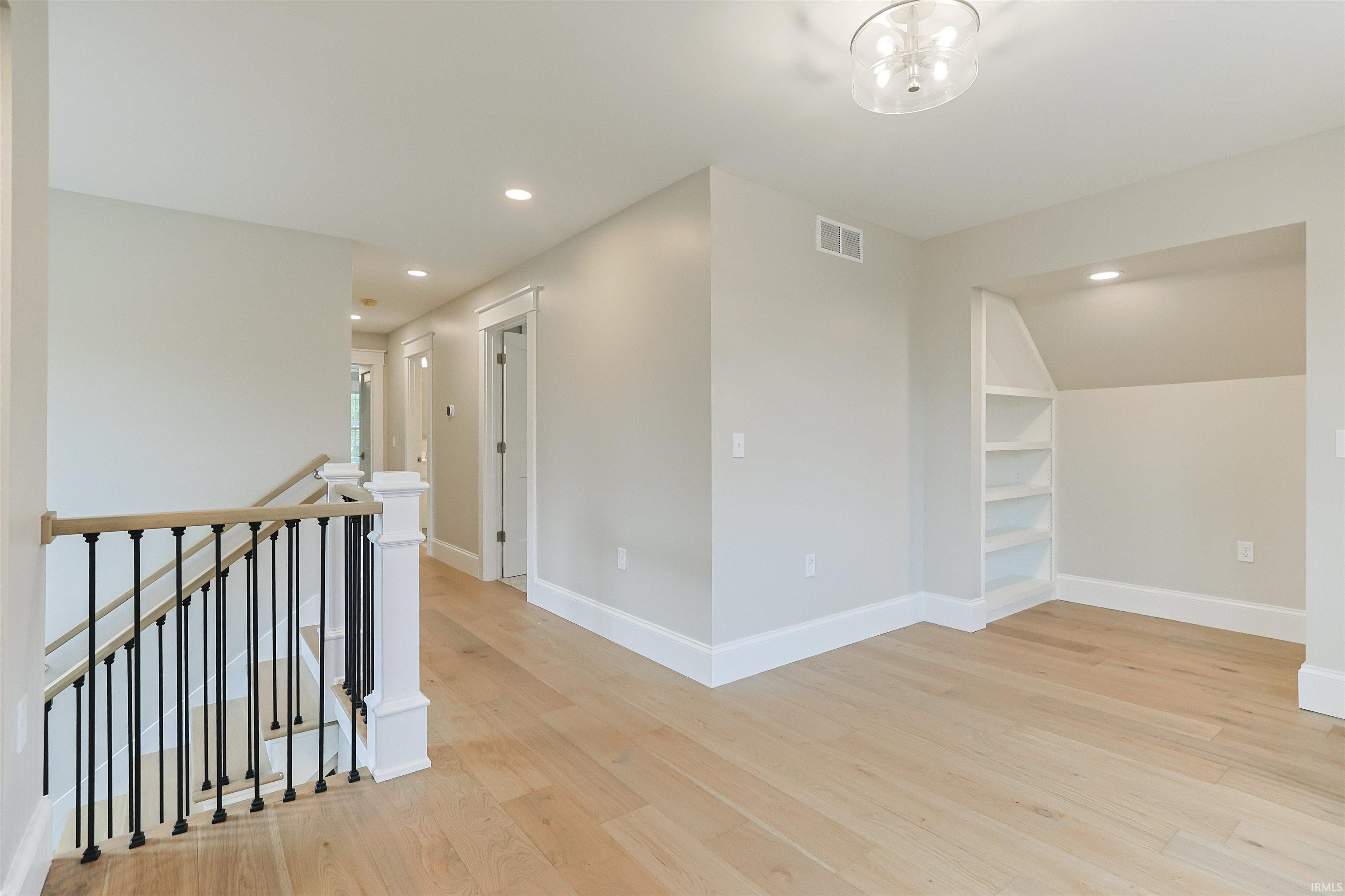 637 E Lincolnway Mishawaka IN 46544