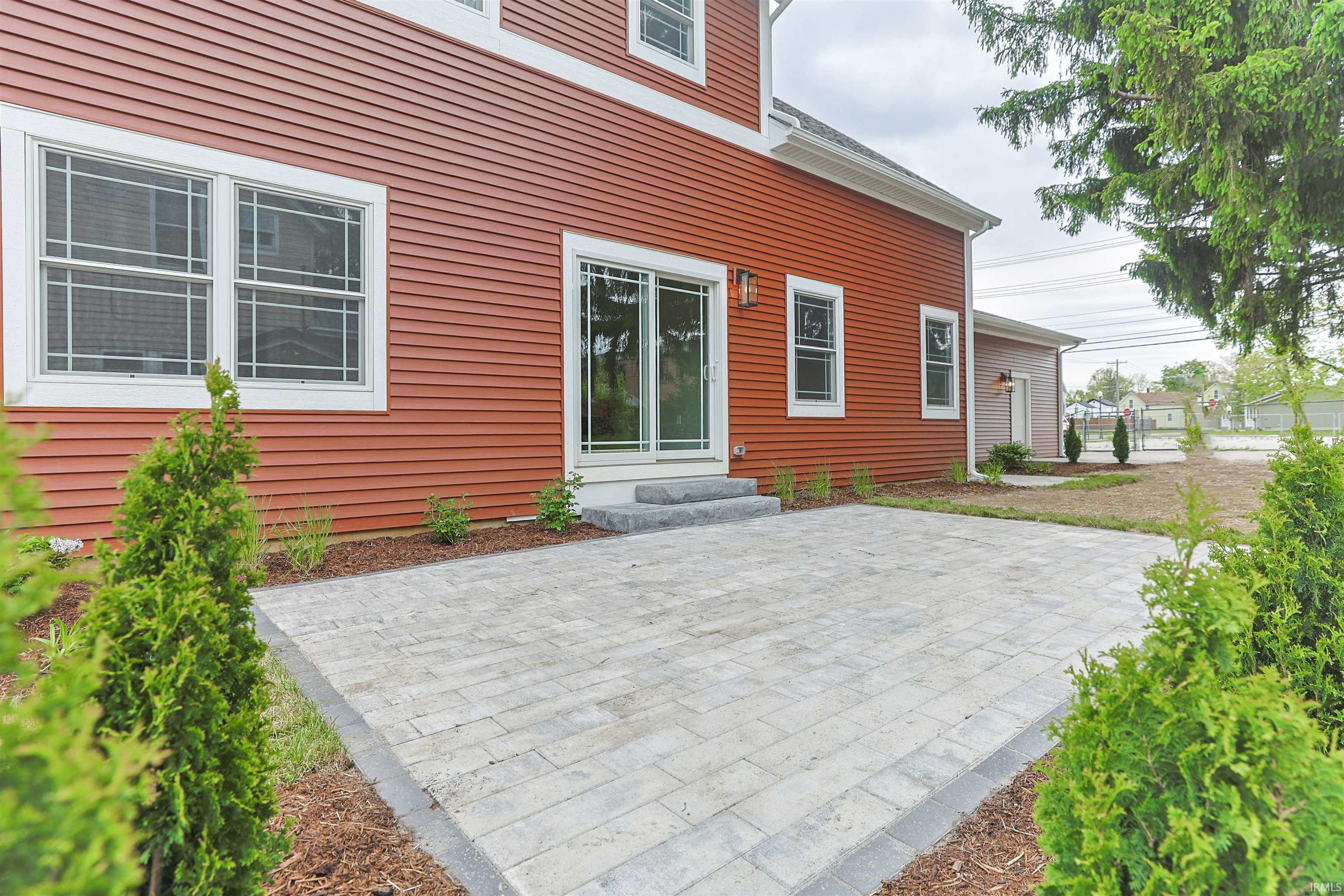 637 E Lincolnway Mishawaka IN 46544