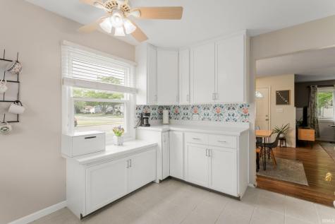 1635 Crestwood Boulevard South Bend IN 46635