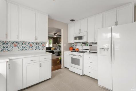 1635 Crestwood Boulevard South Bend IN 46635
