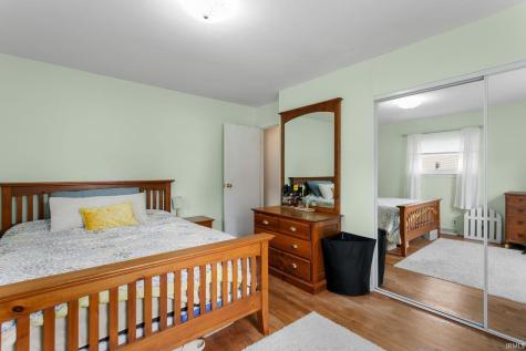 1635 Crestwood Boulevard South Bend IN 46635