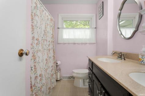 1635 Crestwood Boulevard South Bend IN 46635