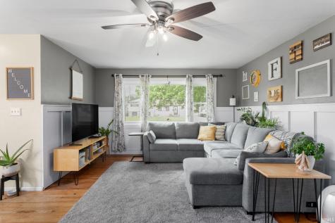 1635 Crestwood Boulevard South Bend IN 46635