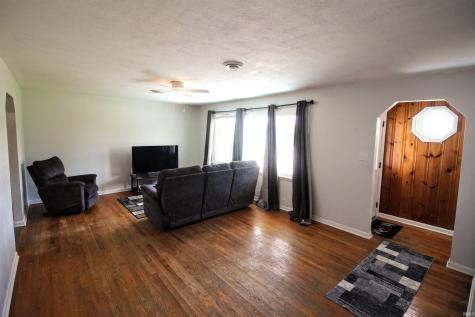 427 E Jefferson Street Spencer IN 47460