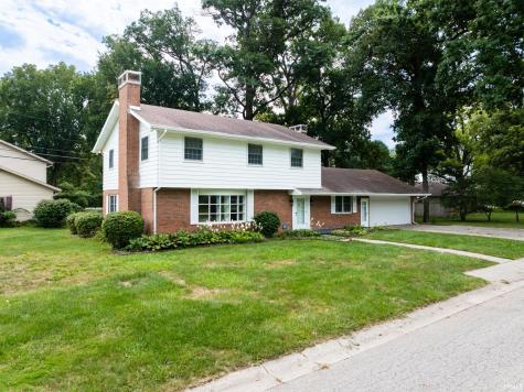 420 N Brentwood Lane Muncie IN 47304