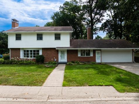 420 N Brentwood Lane Muncie IN 47304
