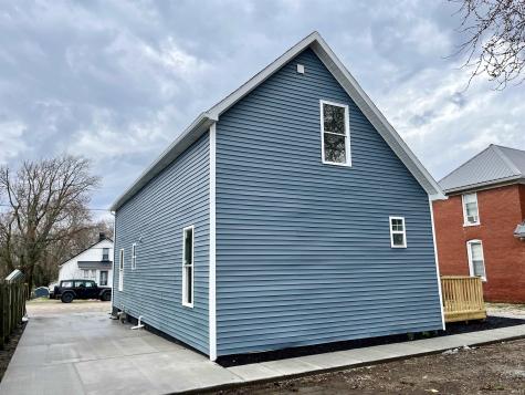 915 Clay Street Huntingburg IN 47542