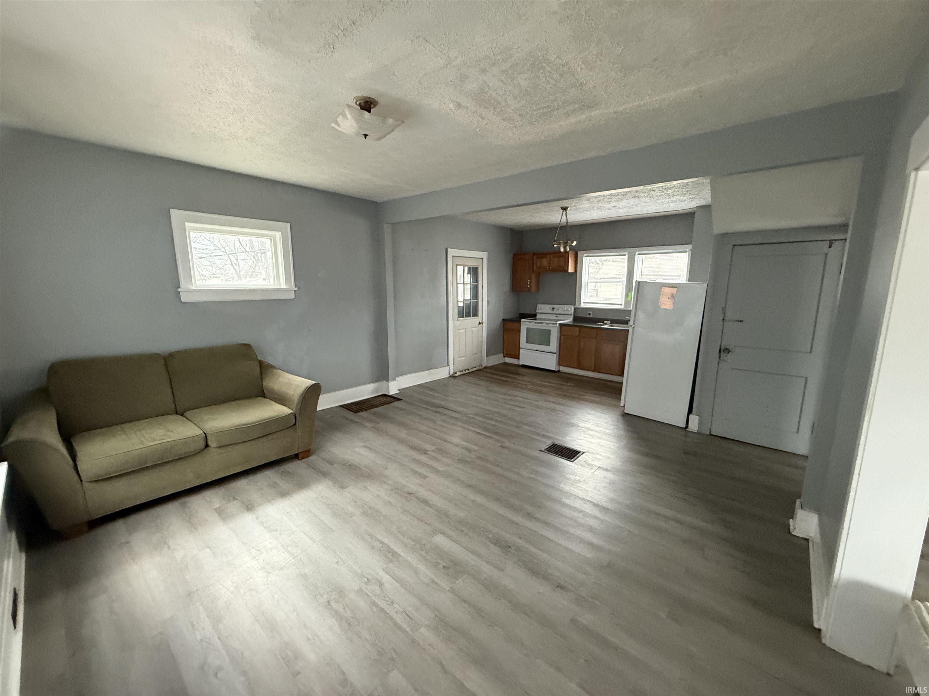 613 E Broadway Street South Bend IN 46601