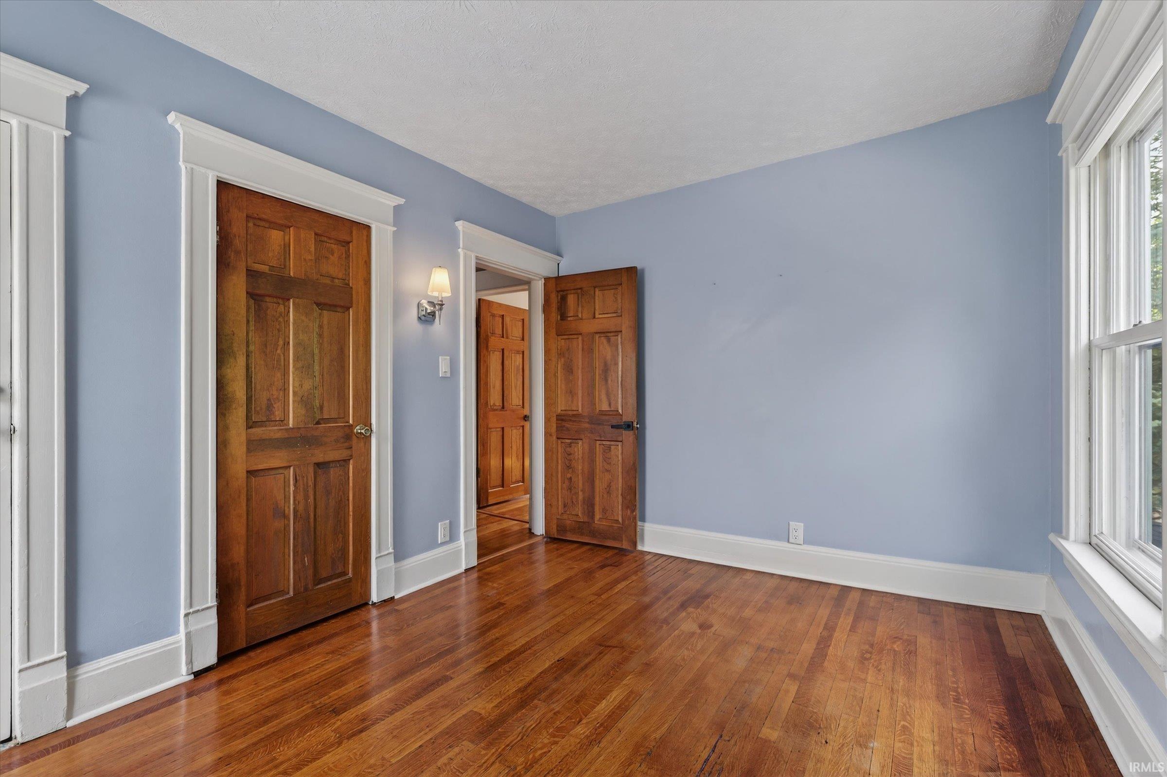 1060 Woodward Avenue South Bend IN 46616