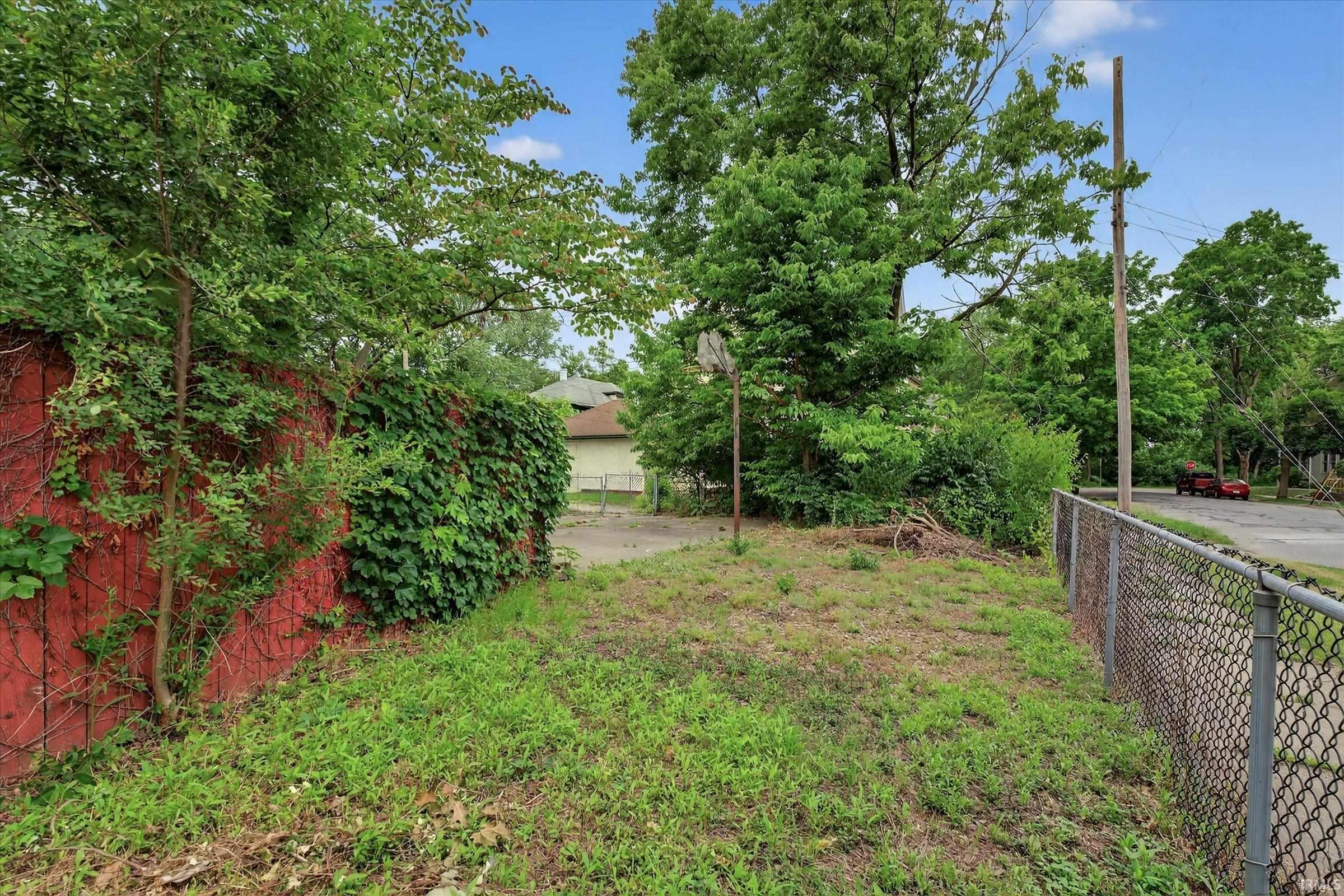 1060 Woodward Avenue South Bend IN 46616