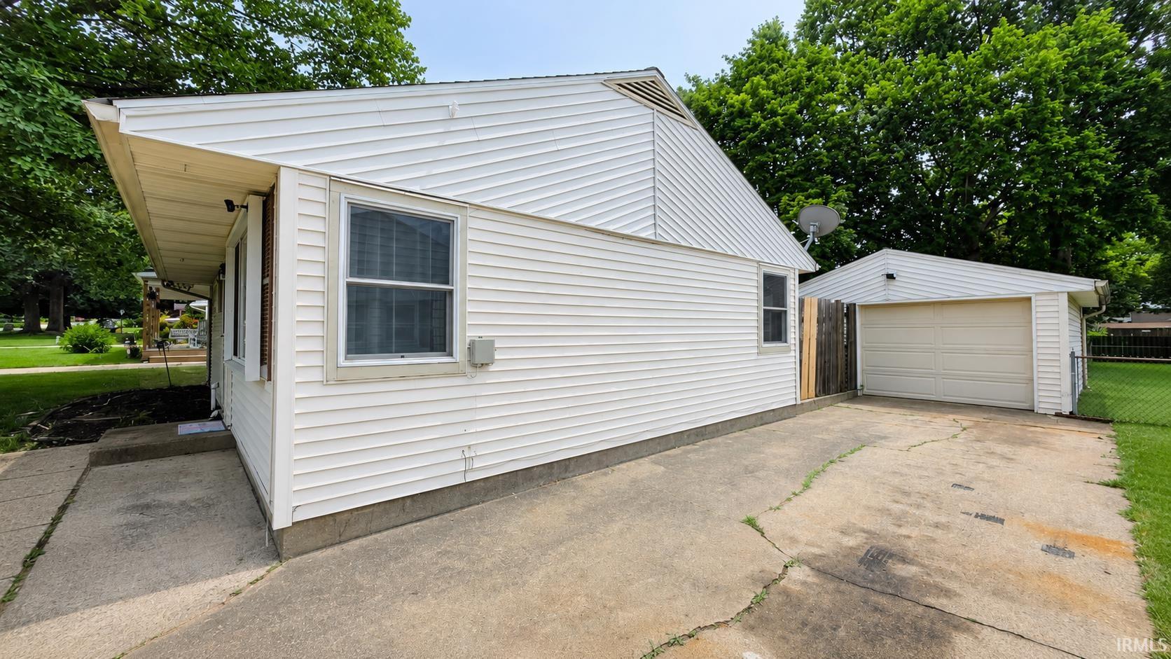 19680 Southland Avenue South Bend IN 46614