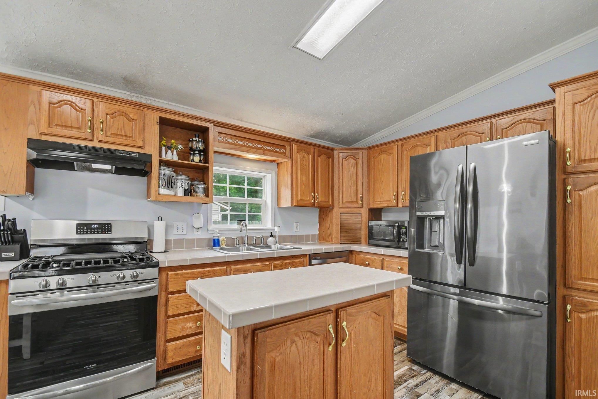 3608 Naples Court Elkhart IN 46514