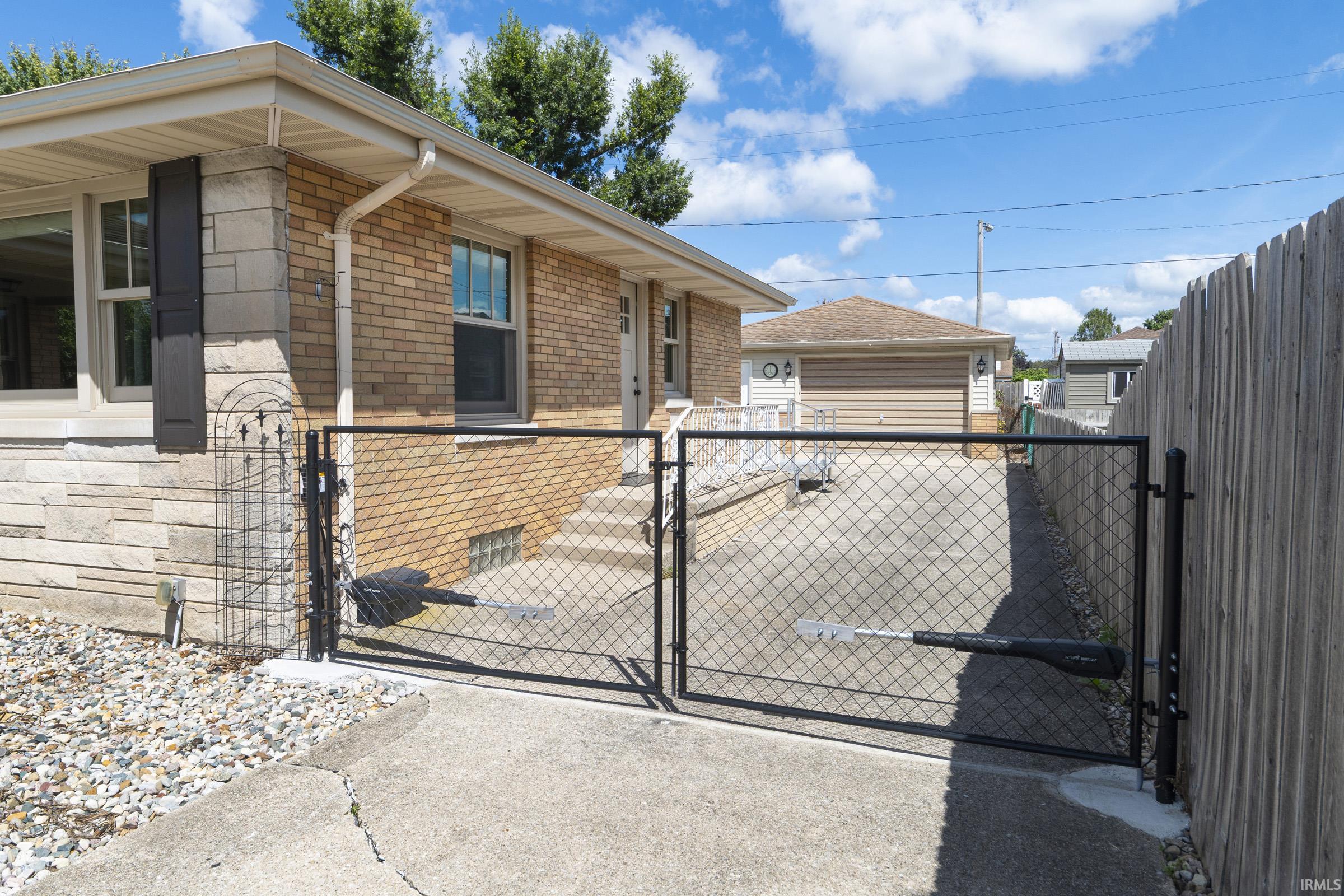610 W 11th Street Mishawaka IN 46544