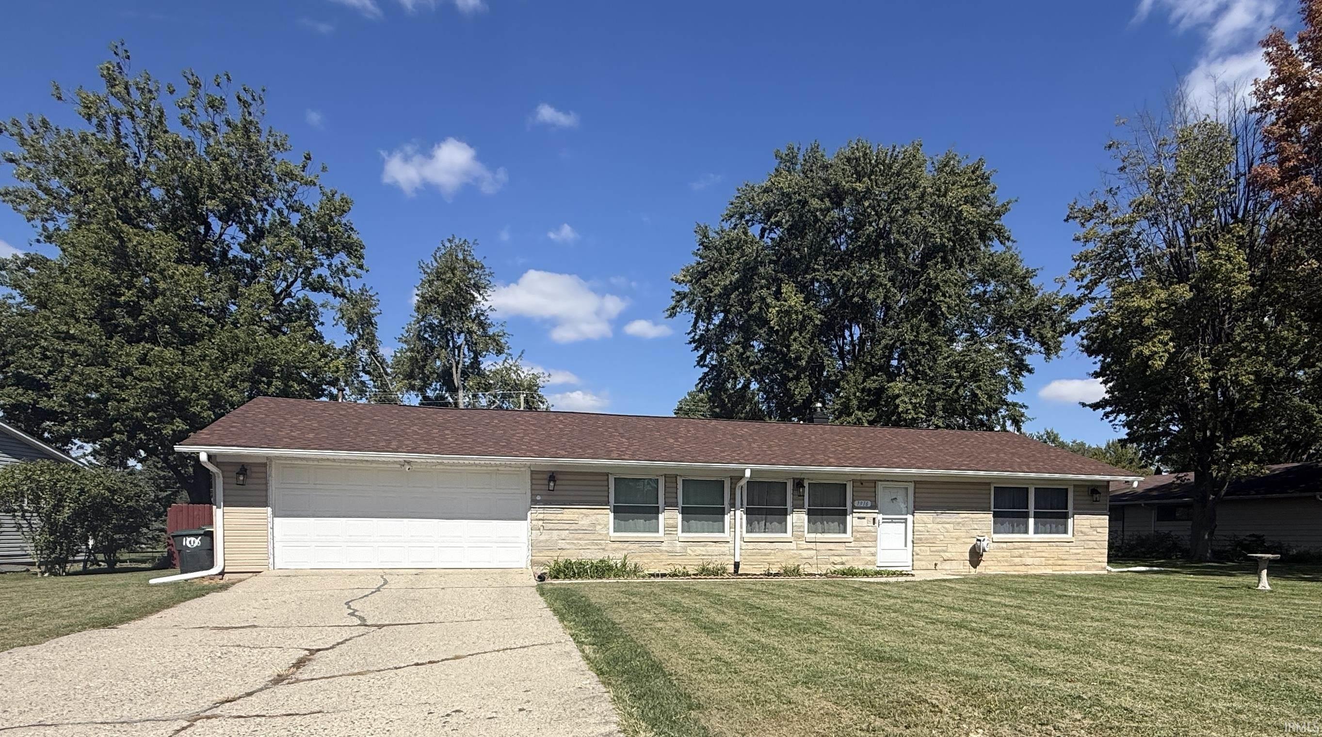 1916 W Sheffield Drive Muncie IN 47304
