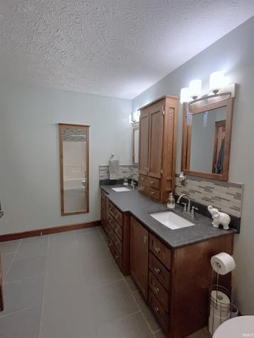 1041 Shadowlawn Avenue Greencastle IN 46135
