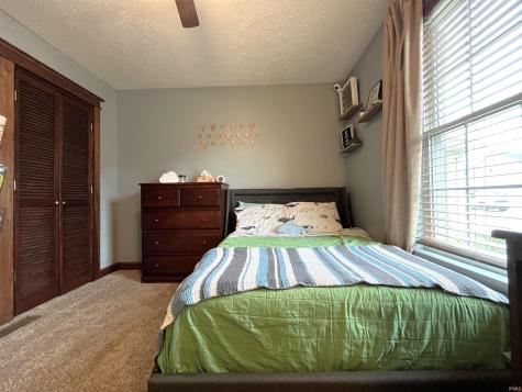 1041 Shadowlawn Avenue Greencastle IN 46135