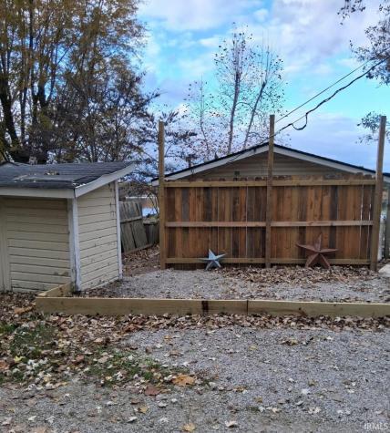 1519 S Lakeshore Drive Albion IN 46701