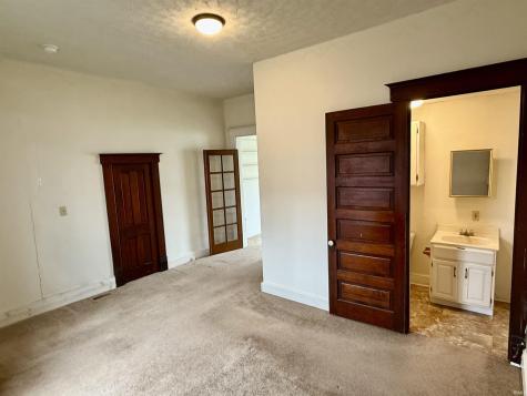 921 Lincoln Avenue Bedford IN 47421