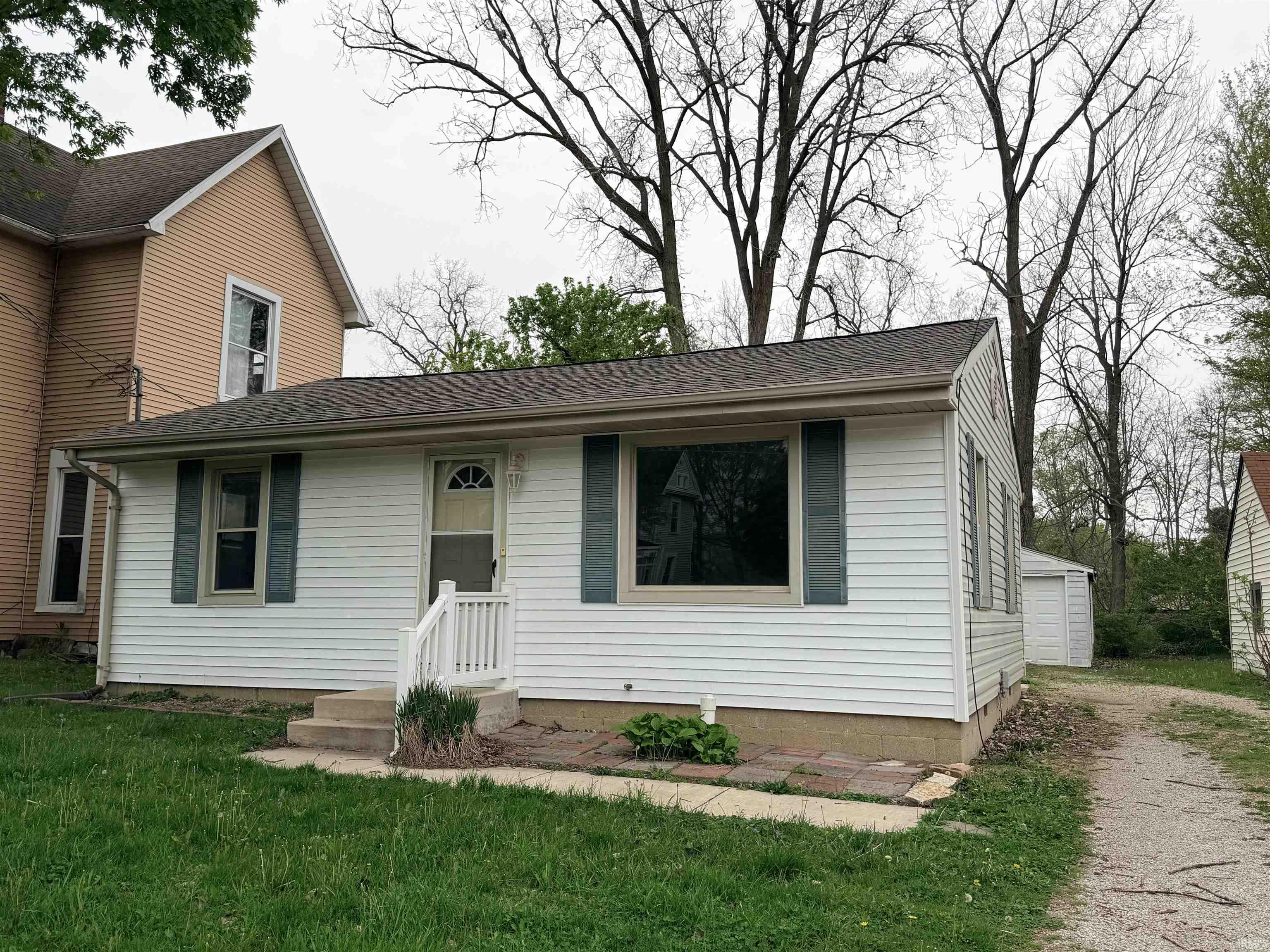 8808 W Cornbread Road Yorktown IN 47396
