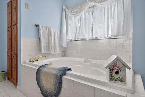 5239 E Colonial Oaks Drive Monticello IN 47960