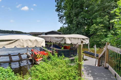 5239 E Colonial Oaks Drive Monticello IN 47960