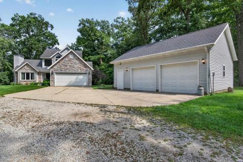 5239 E Colonial Oaks Drive Monticello IN 47960
