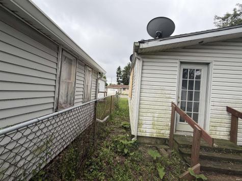 702 W Grant Street Hartford City IN 47348