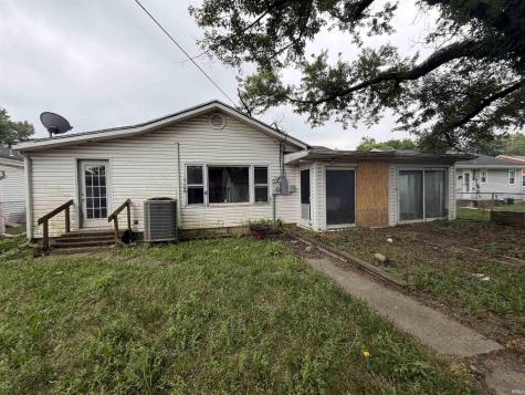 702 W Grant Street Hartford City IN 47348
