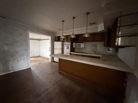 702 W Grant Street Hartford City IN 47348
