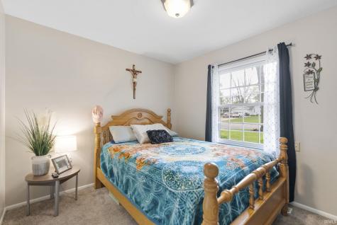 4301 Lynwood Court Fort Wayne IN 46815