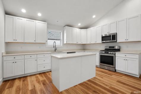 1513 E Borley Avenue Mishawaka IN 46545