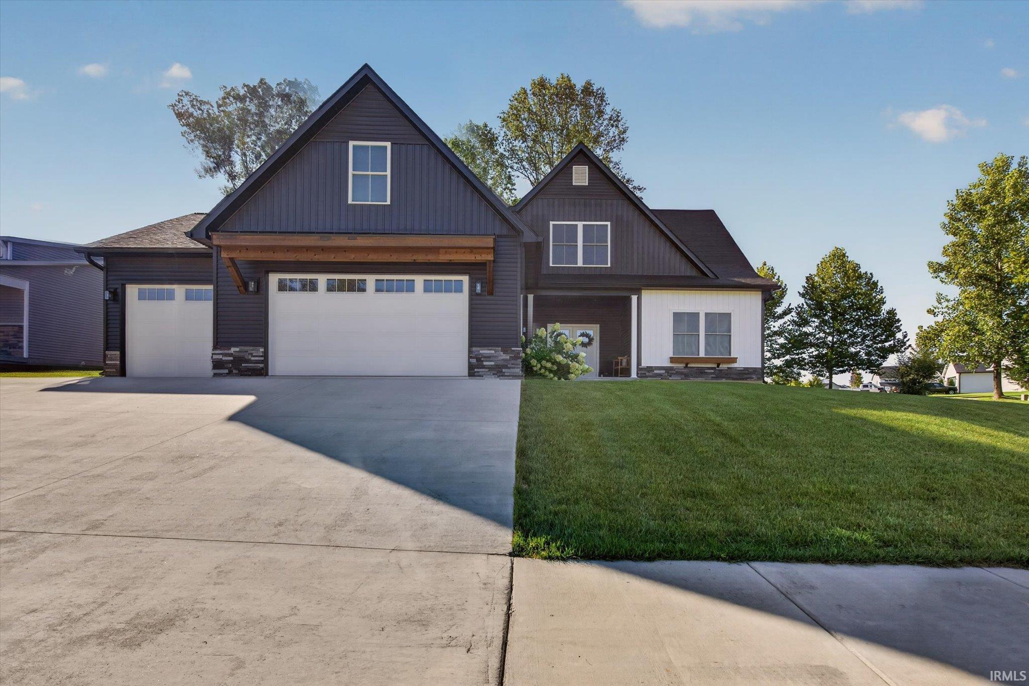 Ellettsville IN, 602 E Barton Woods Lane