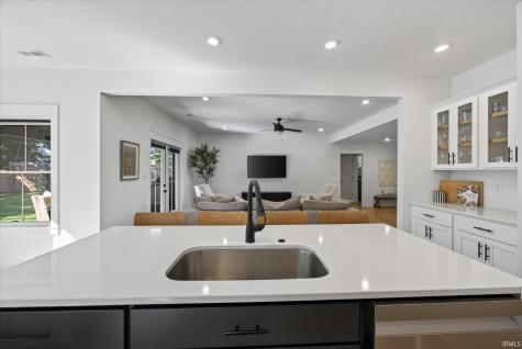 602 E Barton Woods Lane Ellettsville IN 47429