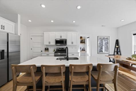 602 E Barton Woods Lane Ellettsville IN 47429