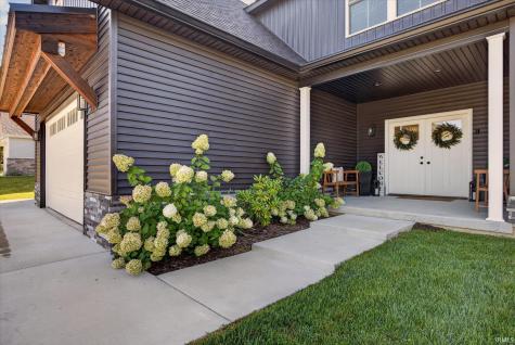 602 E Barton Woods Lane Ellettsville IN 47429