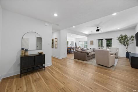 602 E Barton Woods Lane Ellettsville IN 47429