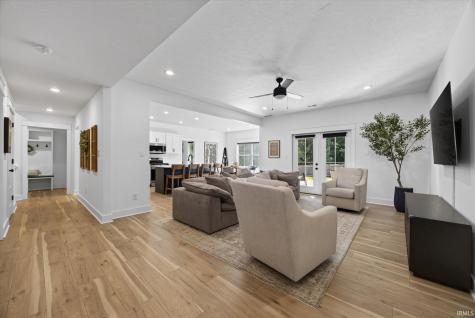 602 E Barton Woods Lane Ellettsville IN 47429