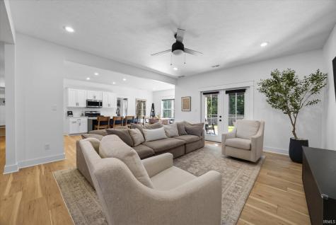 602 E Barton Woods Lane Ellettsville IN 47429