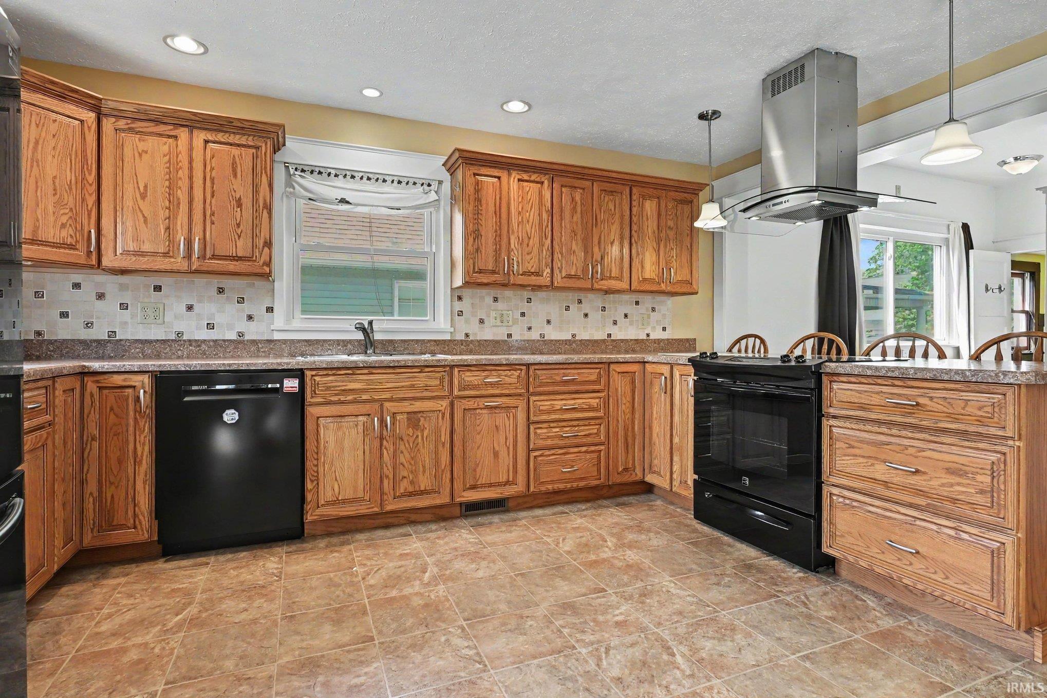 806 S 7th Street Goshen IN 46526