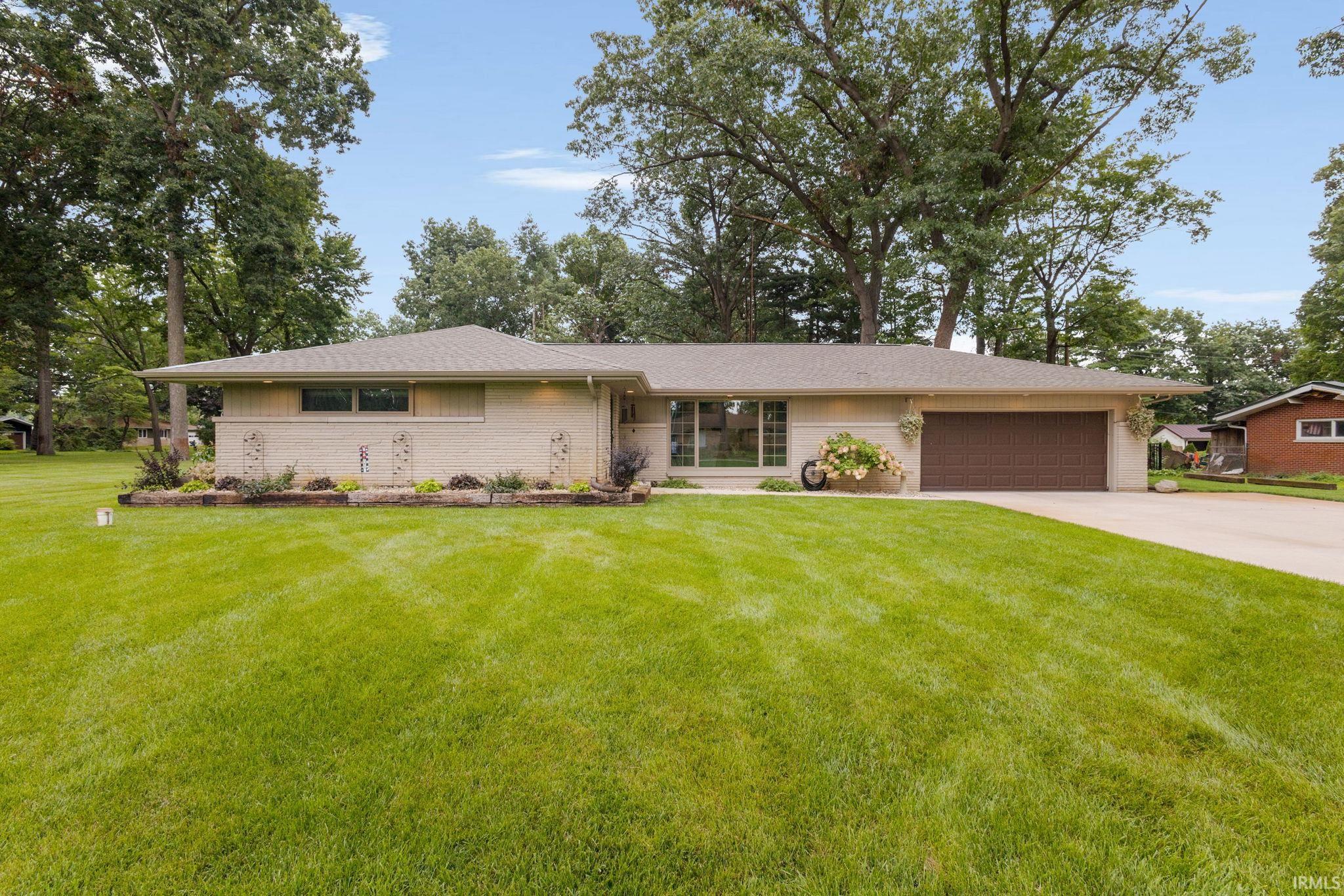 55844 Oak Lane Elkhart IN 46514