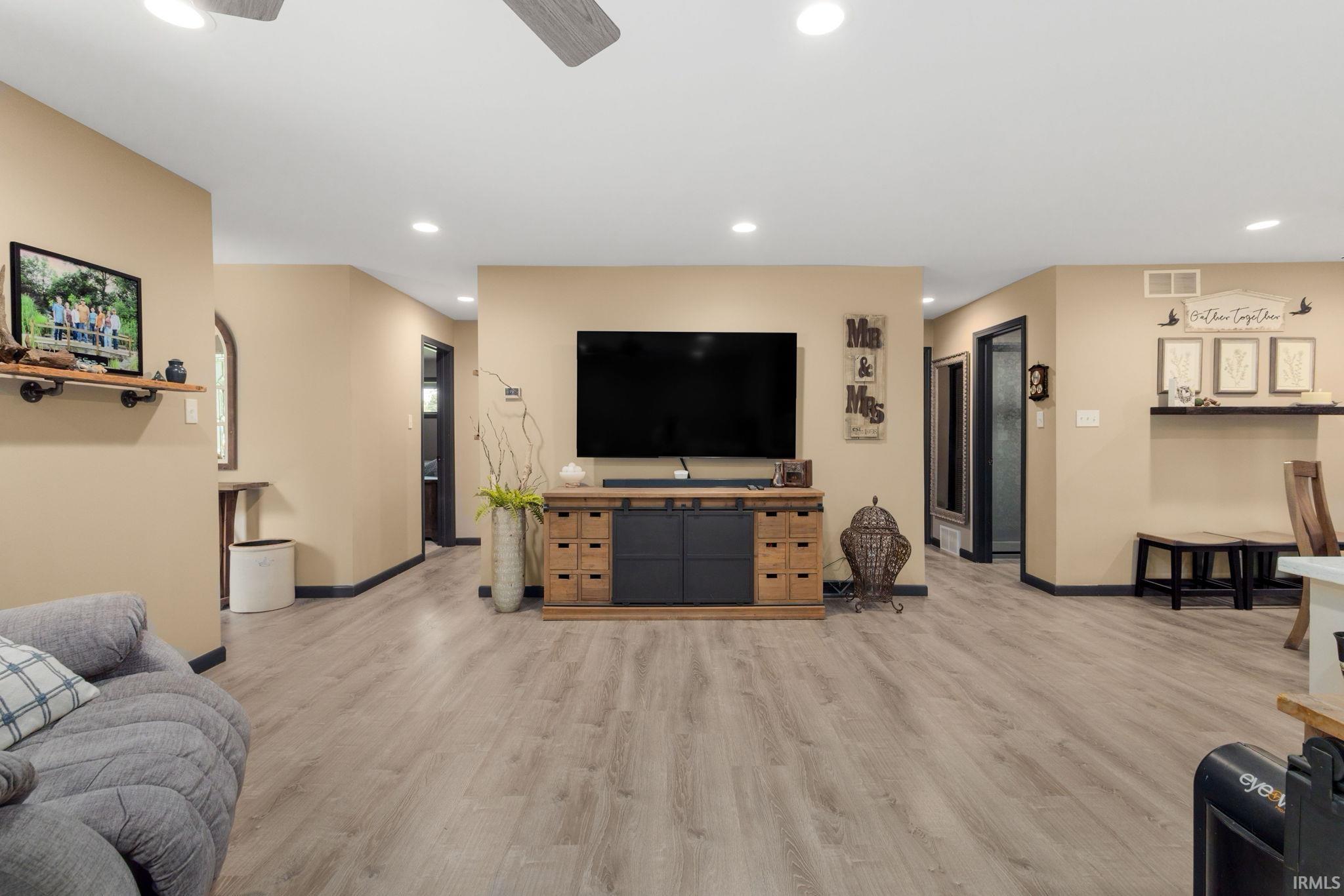 55844 Oak Lane Elkhart IN 46514