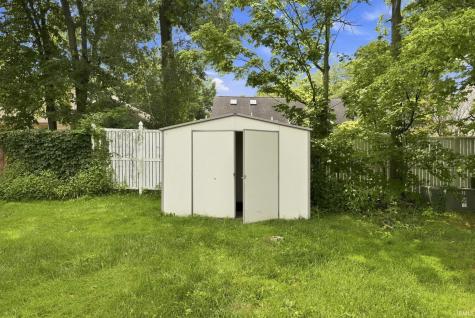 8931 Whispering Woods Drive Fort Wayne IN 46804