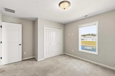453 Barnsley Cove Fort Wayne IN 46845
