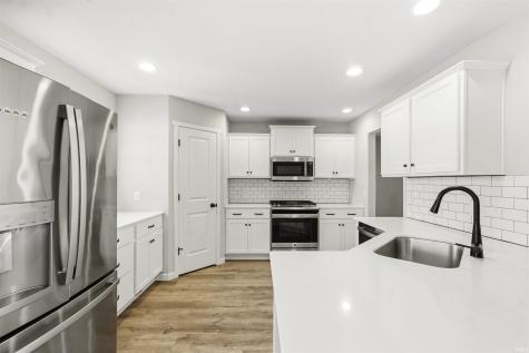 453 Barnsley Cove Fort Wayne IN 46845