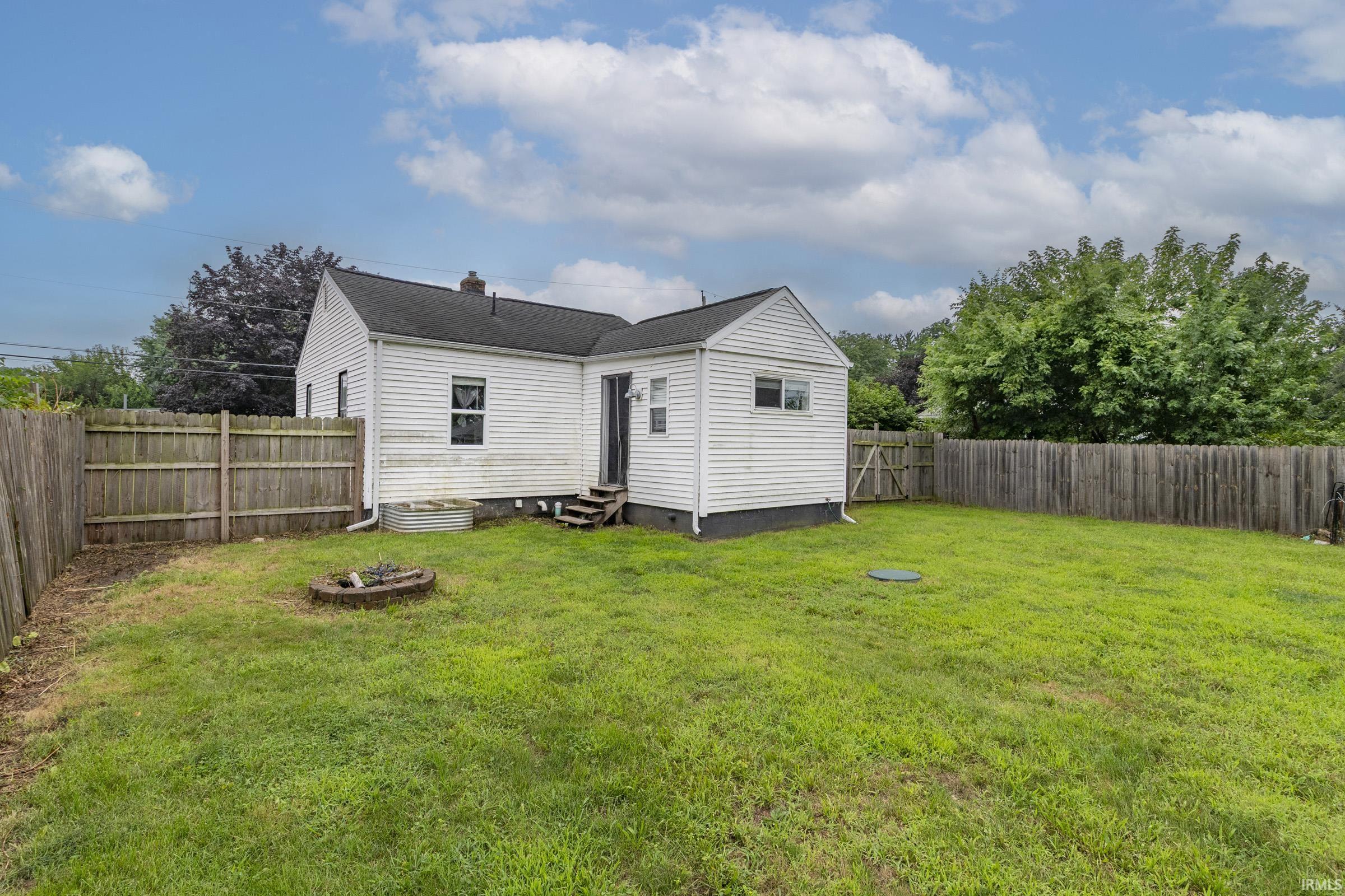 133 E Willow Drive South Bend IN 46637