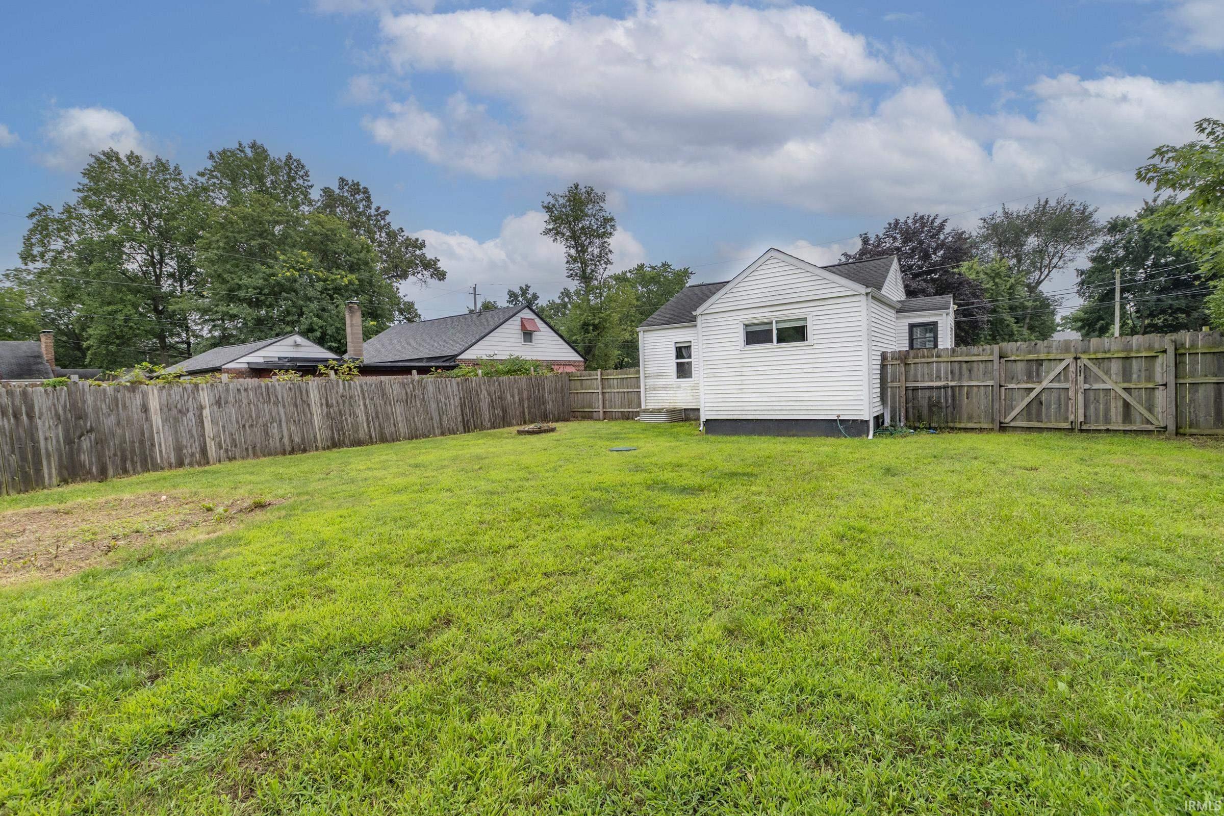 133 E Willow Drive South Bend IN 46637