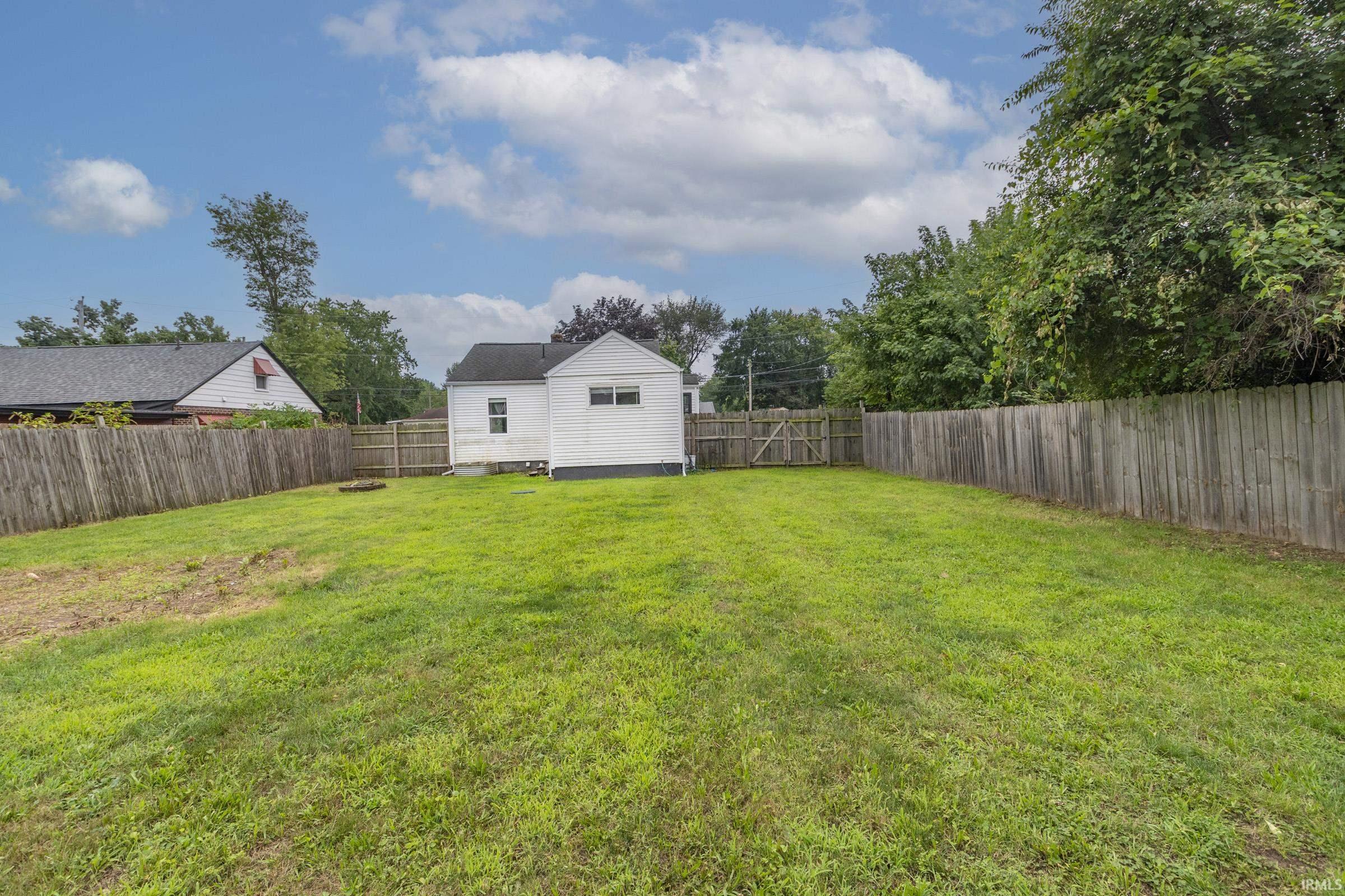 133 E Willow Drive South Bend IN 46637