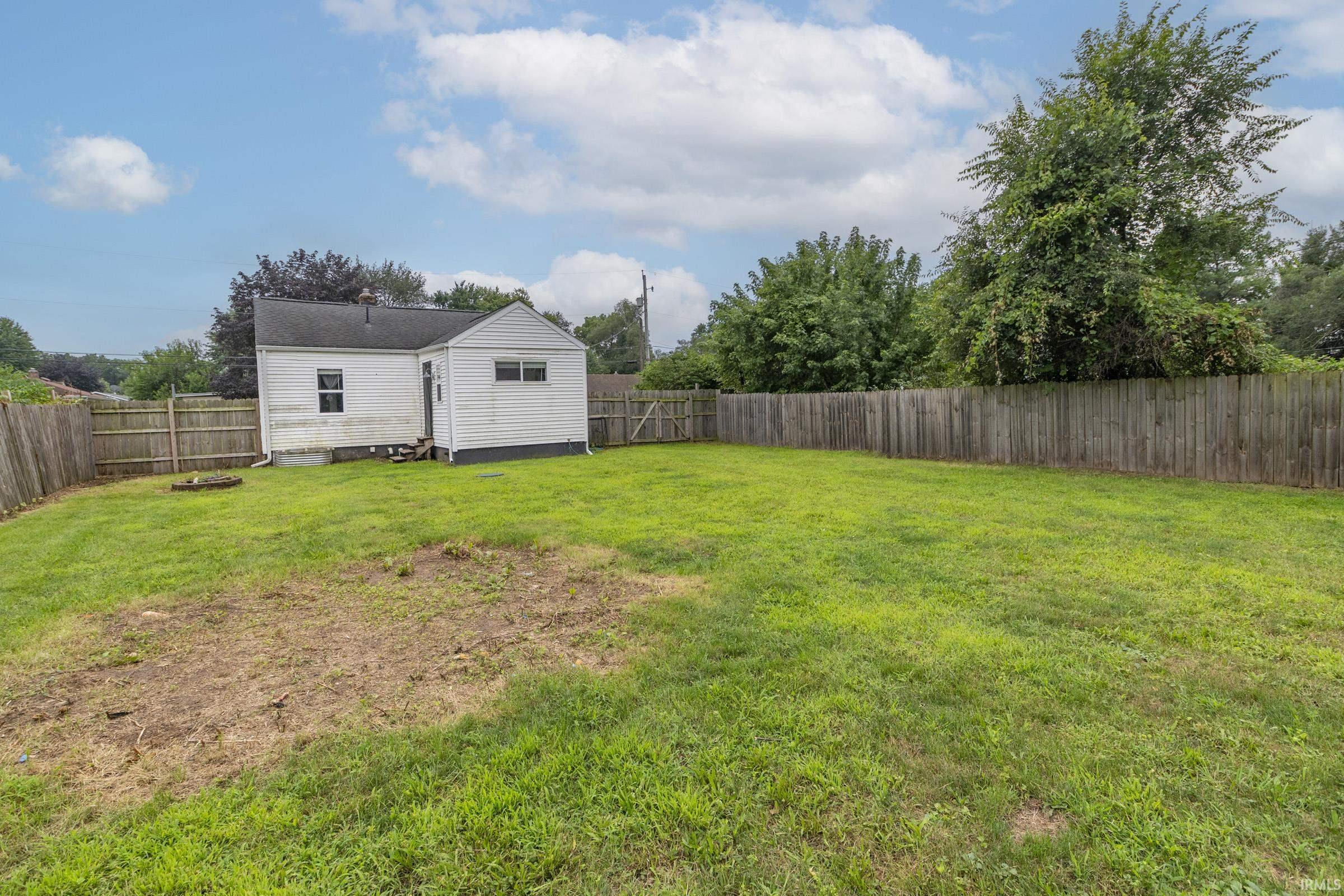 133 E Willow Drive South Bend IN 46637